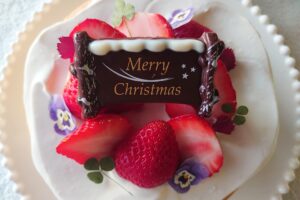 ドライエディブルフラワーで♪華やかクリスマスネイキッドケーキ